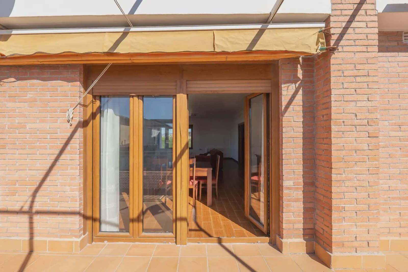 Villa/Maison à vendre à Peligros avec garage - 392 000 € (Ref: 9837564)
