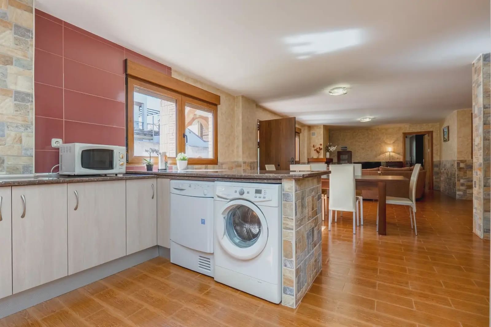 Villa/Maison à vendre à Peligros avec garage - 392 000 € (Ref: 9837564)