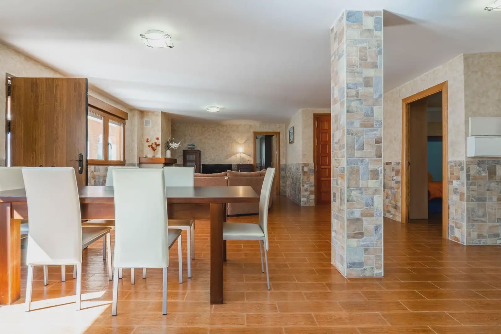 Villa/Maison à vendre à Peligros avec garage - 392 000 € (Ref: 9837564)