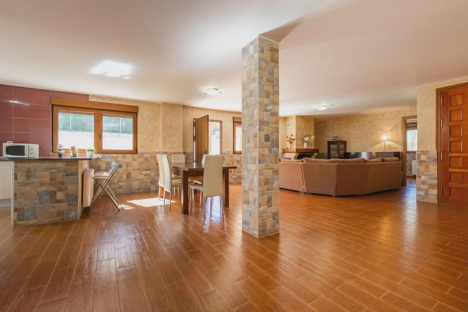 Villa/Maison à vendre à Peligros avec garage - 392 000 € (Ref: 9837564)