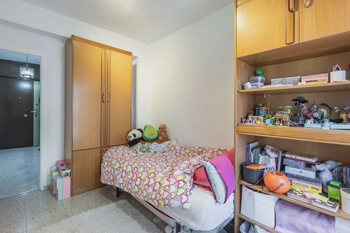 Wohnung zu verkaufen in Granada Stadt - 189.000 € (Ref: 9837565)