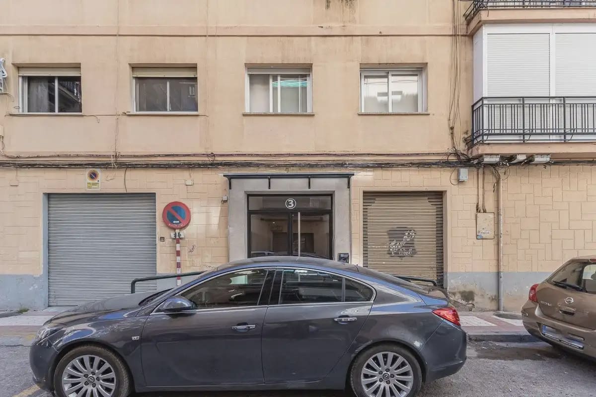 Wohnung zu verkaufen in Granada Stadt - 189.000 € (Ref: 9837565)