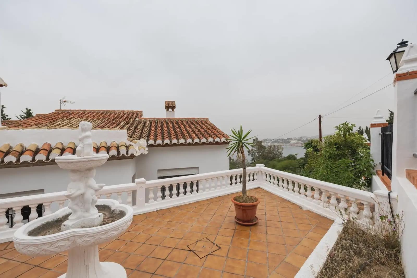 Villa for sale in Salobrena with garage - € 440,000 (Ref: 9837566)