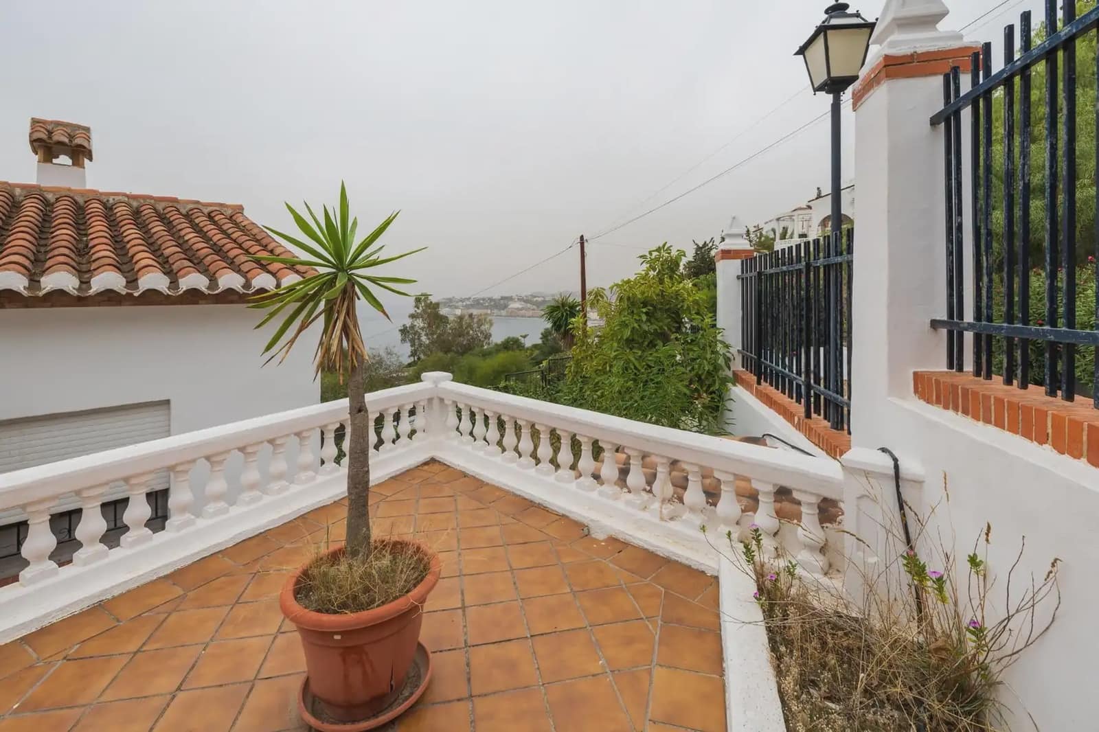 Villa for sale in Salobrena with garage - € 440,000 (Ref: 9837566)