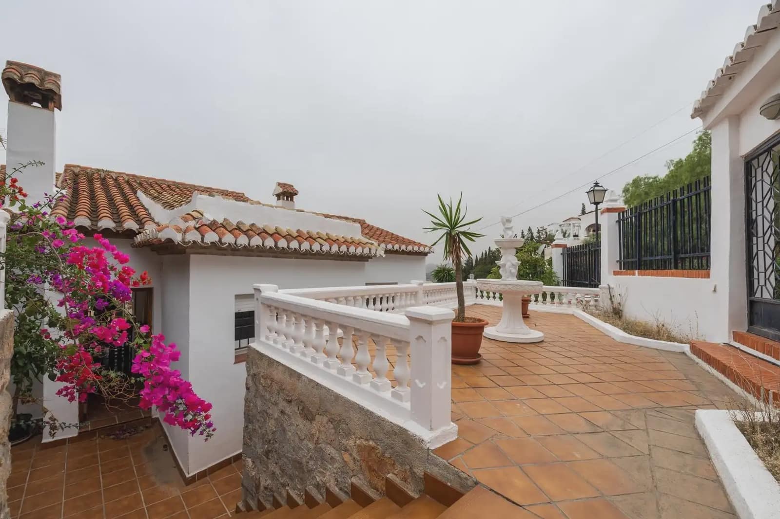 Villa for sale in Salobrena with garage - € 440,000 (Ref: 9837566)