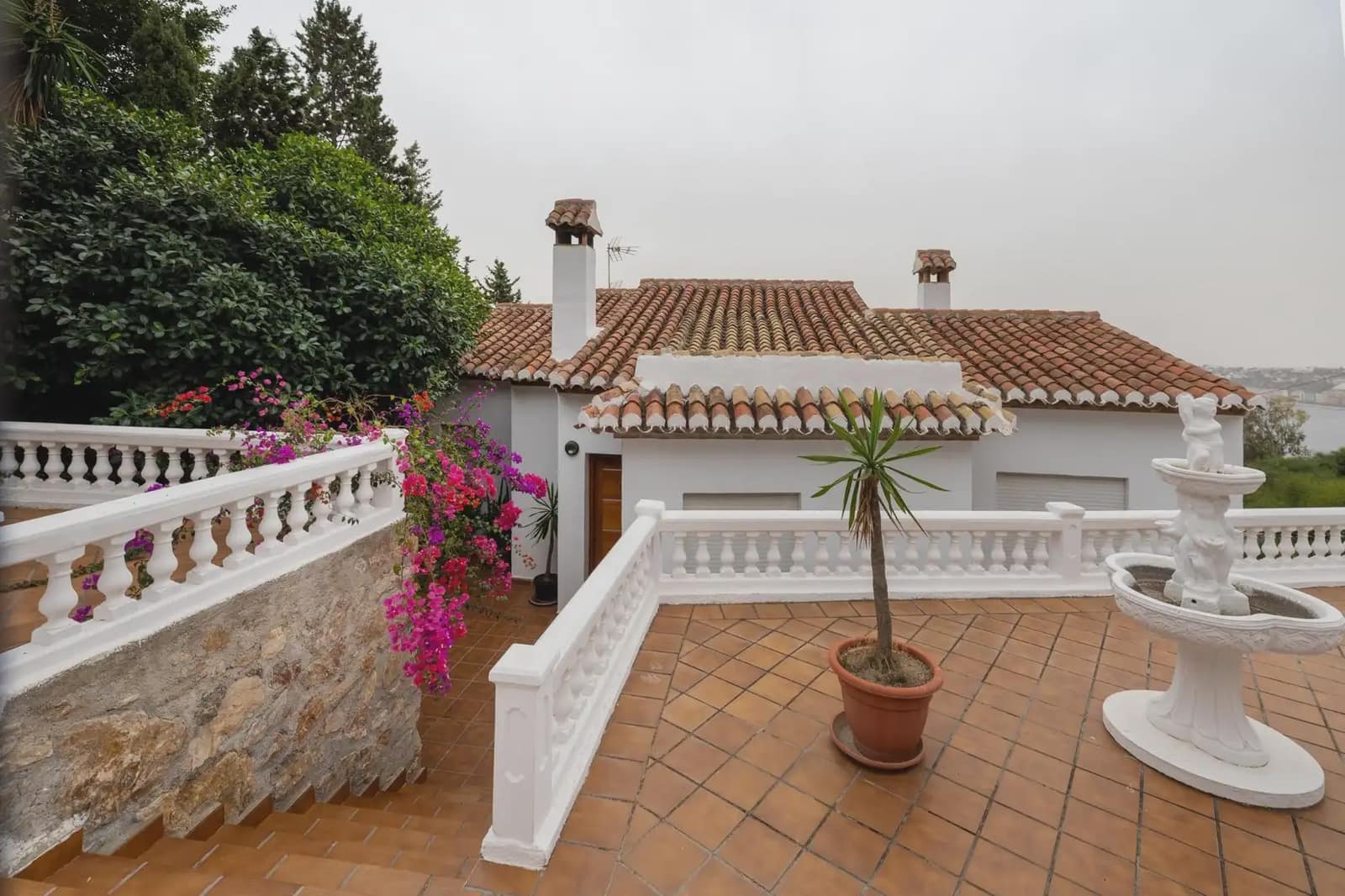 Villa for sale in Salobrena with garage - € 440,000 (Ref: 9837566)