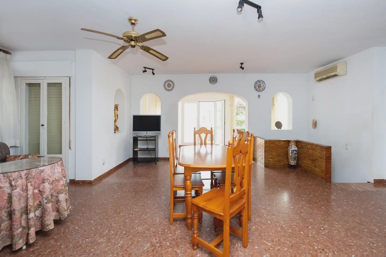 Villa for sale in Salobrena with garage - € 440,000 (Ref: 9837566)