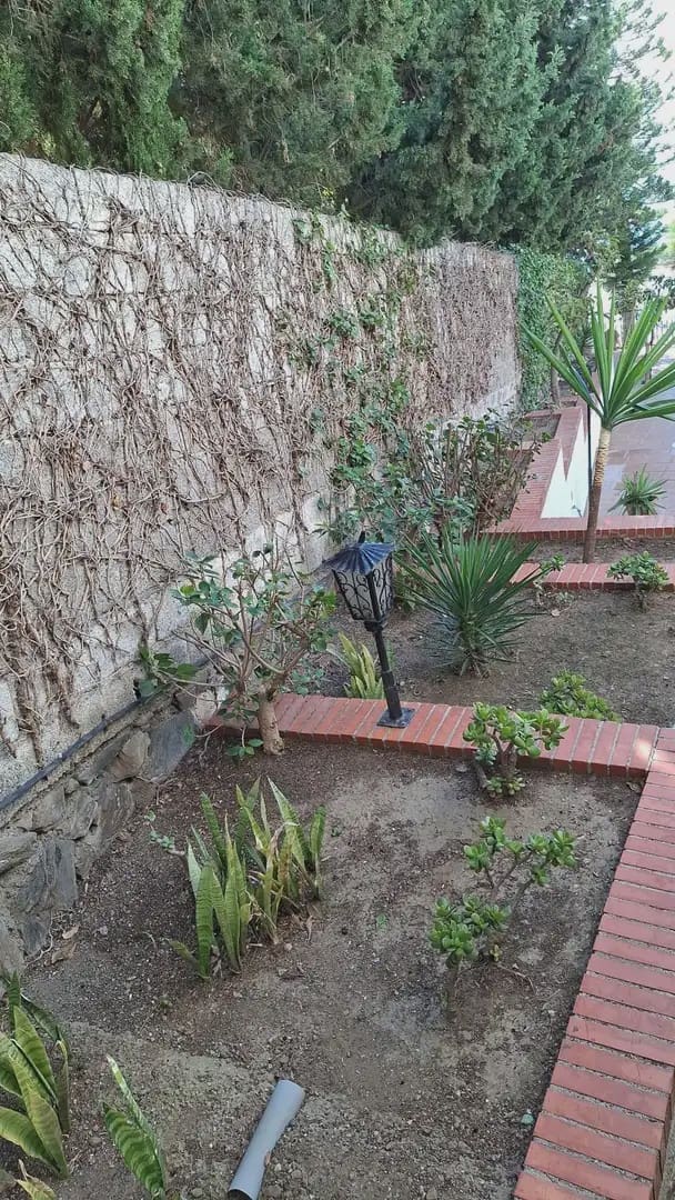 Villa for sale in Salobrena with garage - € 440,000 (Ref: 9837566)