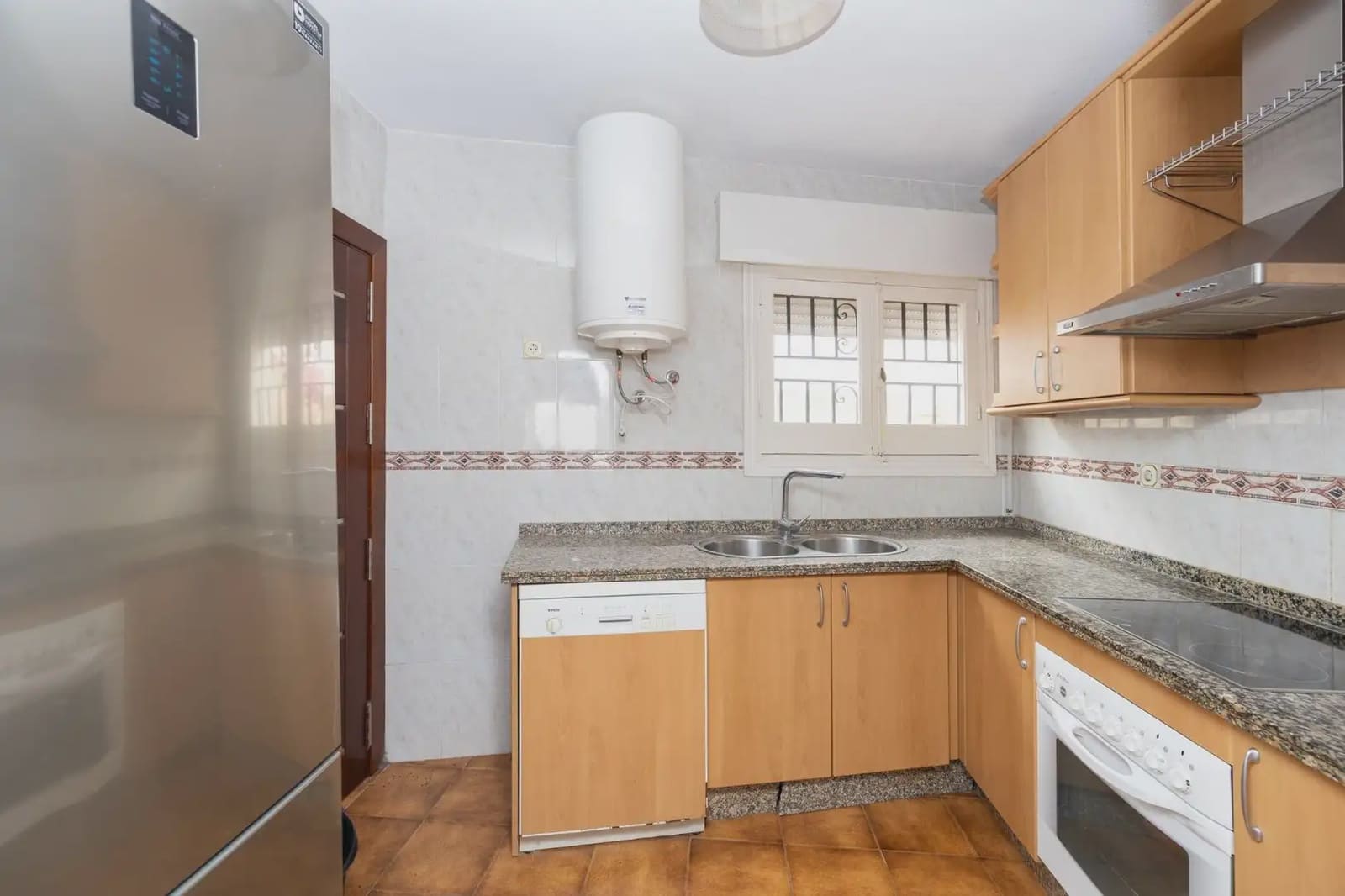 Villa for sale in Salobrena with garage - € 440,000 (Ref: 9837566)