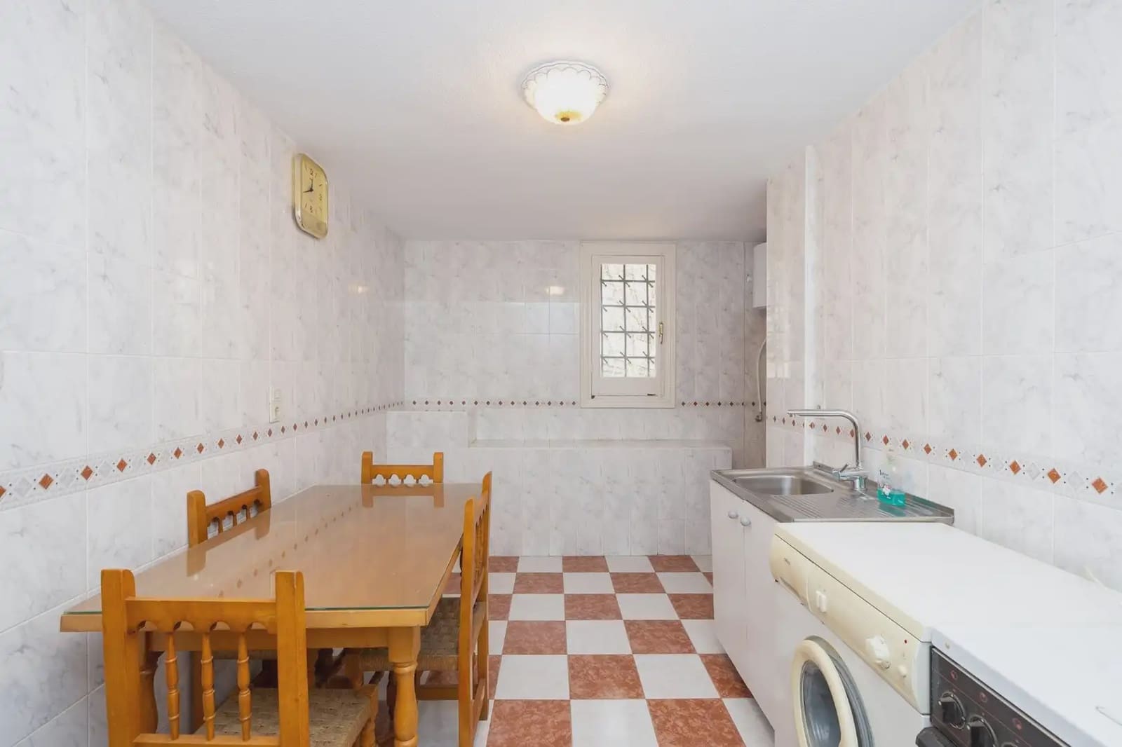 Villa for sale in Salobrena with garage - € 440,000 (Ref: 9837566)