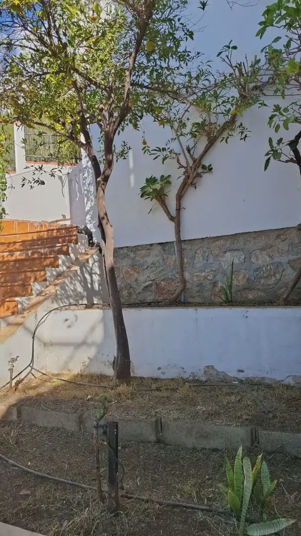 Villa for sale in Salobrena with garage - € 440,000 (Ref: 9837566)