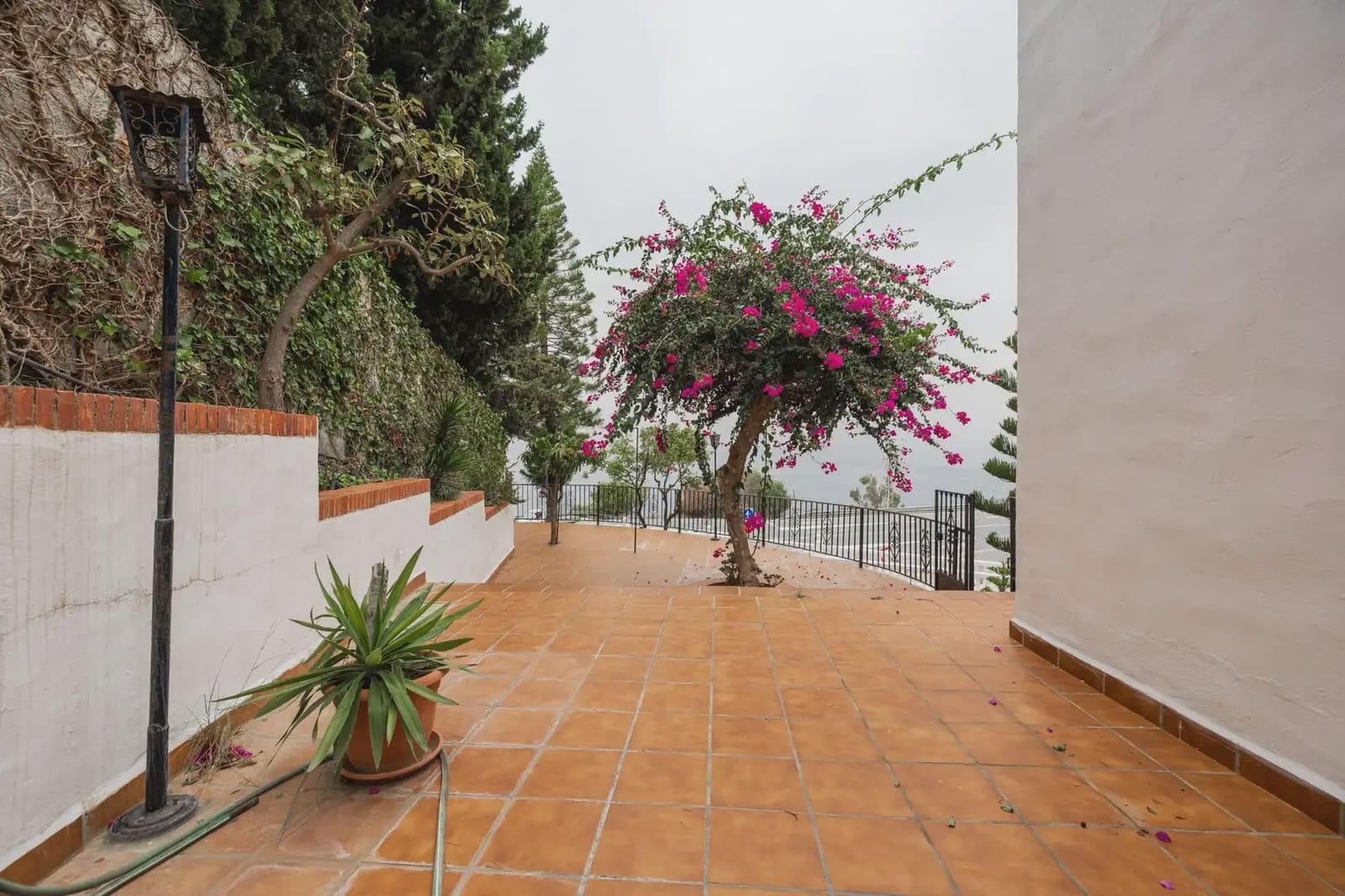 Villa for sale in Salobrena with garage - € 440,000 (Ref: 9837566)
