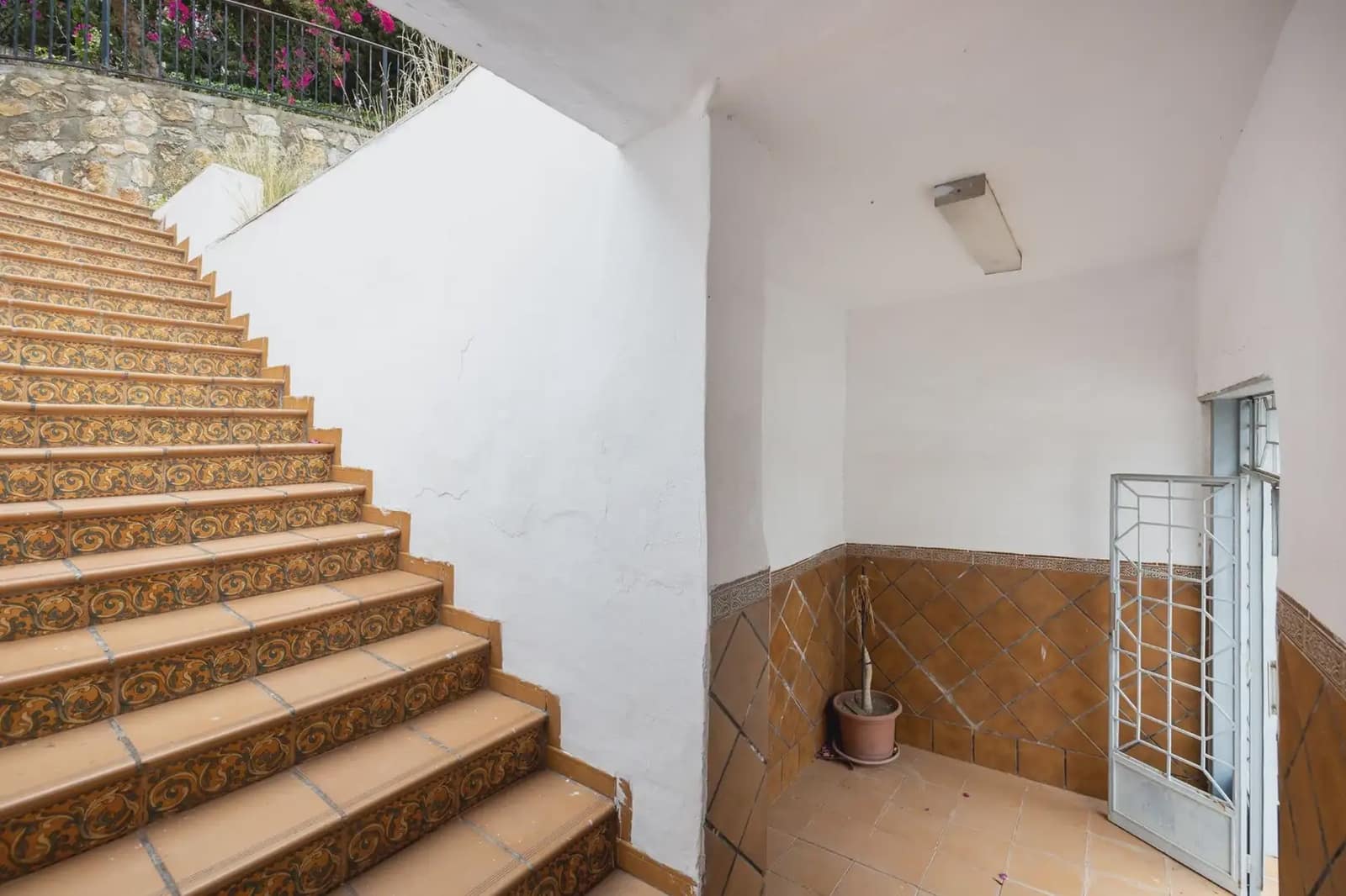 Villa for sale in Salobrena with garage - € 440,000 (Ref: 9837566)