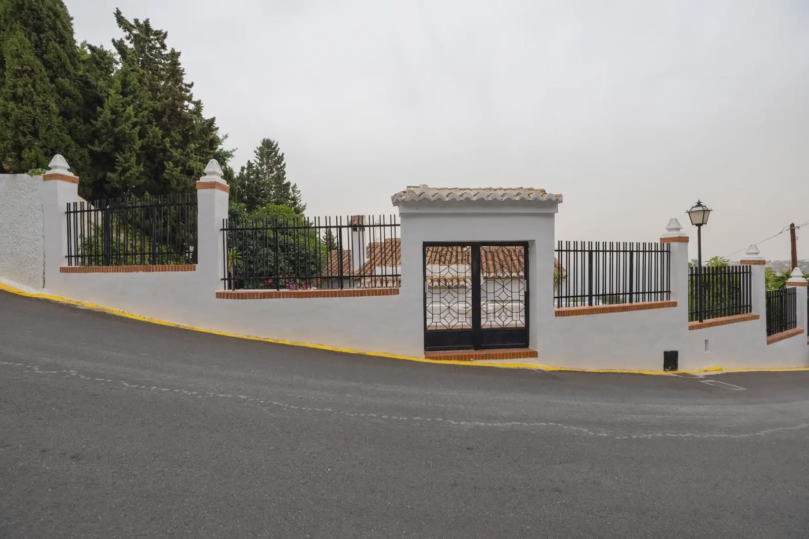 Villa for sale in Salobrena with garage - € 440,000 (Ref: 9837566)