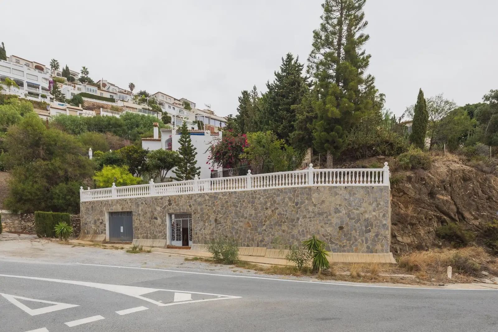 Villa for sale in Salobrena with garage - € 440,000 (Ref: 9837566)