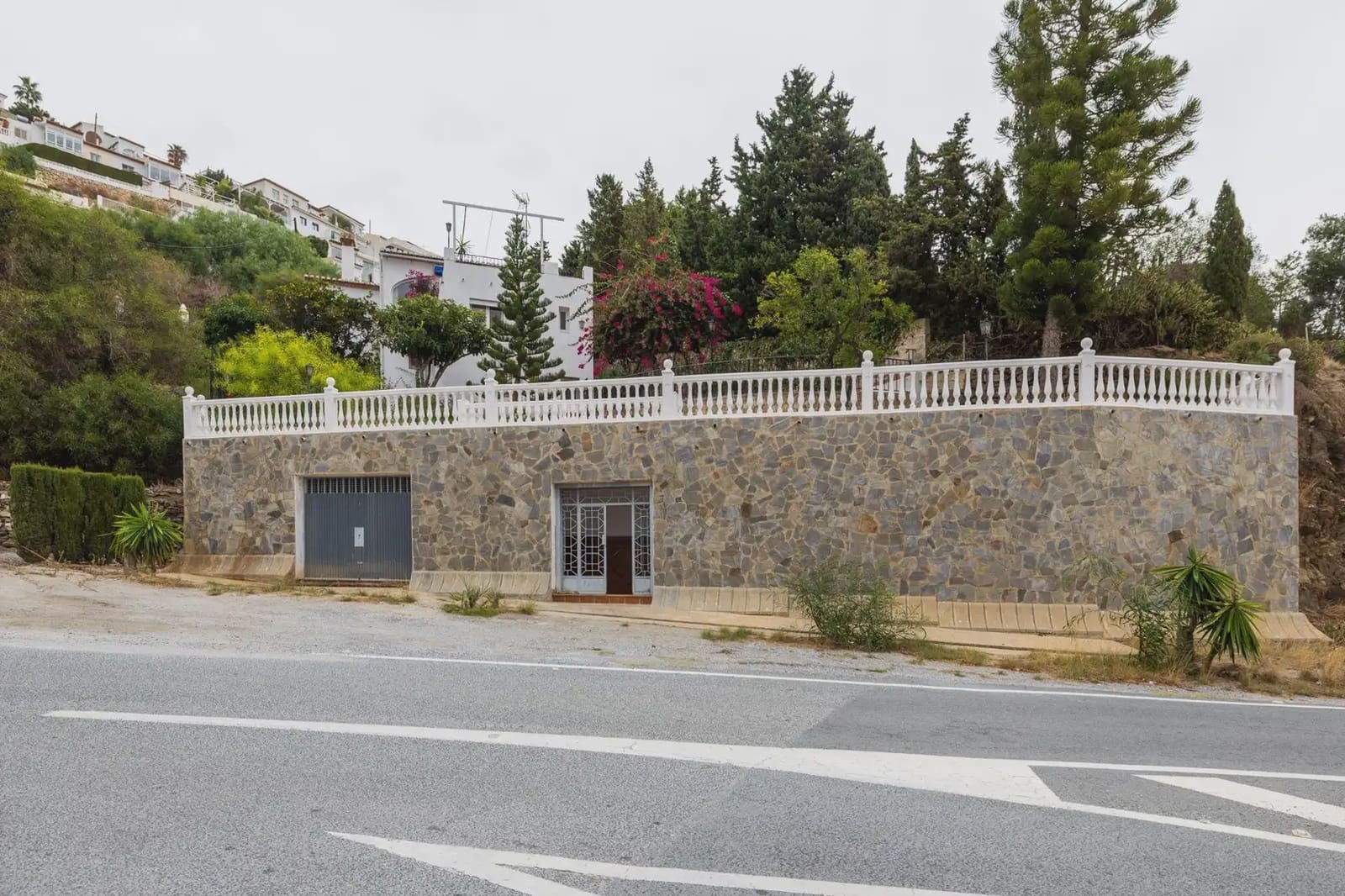 Villa for sale in Salobrena with garage - € 440,000 (Ref: 9837566)