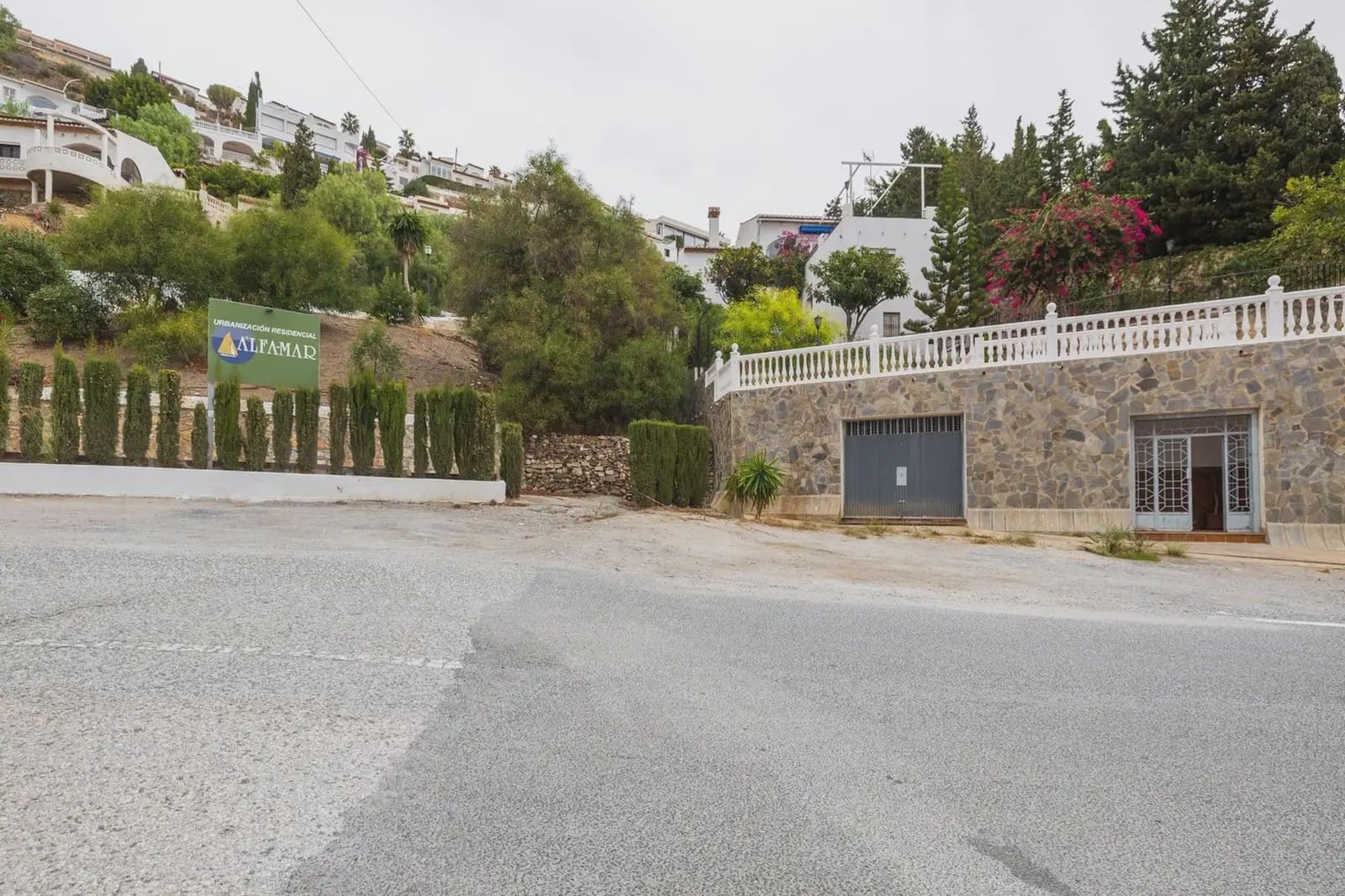 Villa for sale in Salobrena with garage - € 440,000 (Ref: 9837566)