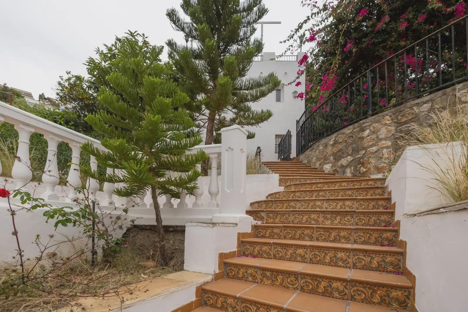 Villa for sale in Salobrena with garage - € 440,000 (Ref: 9837566)