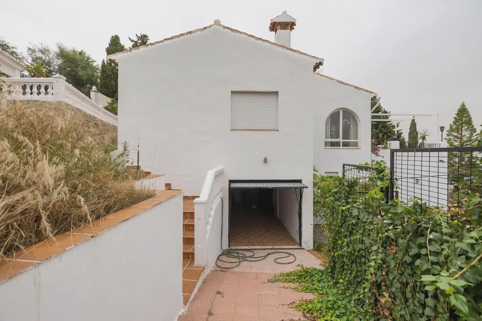 Villa for sale in Salobrena with garage - € 440,000 (Ref: 9837566)