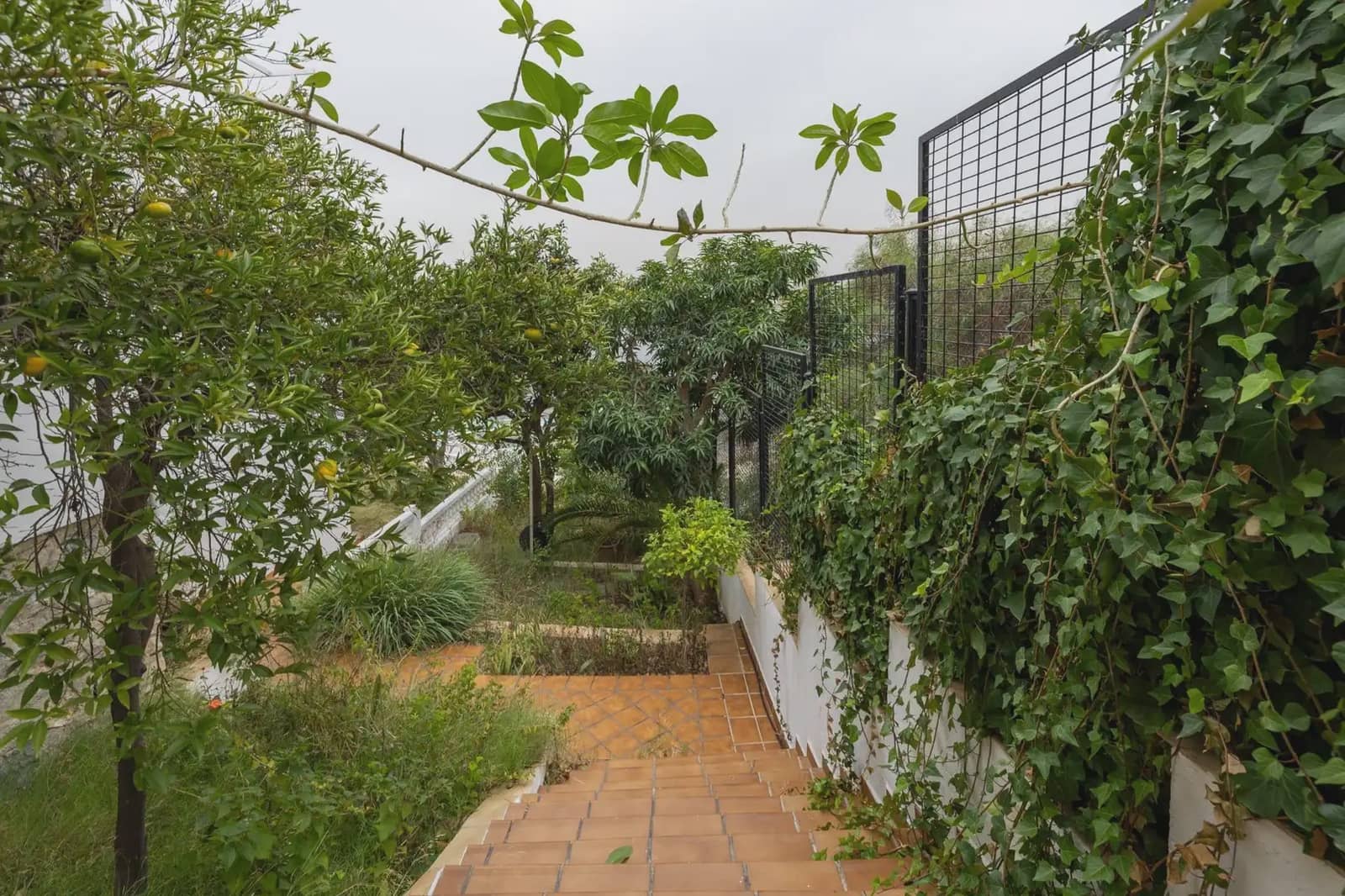 Villa for sale in Salobrena with garage - € 440,000 (Ref: 9837566)