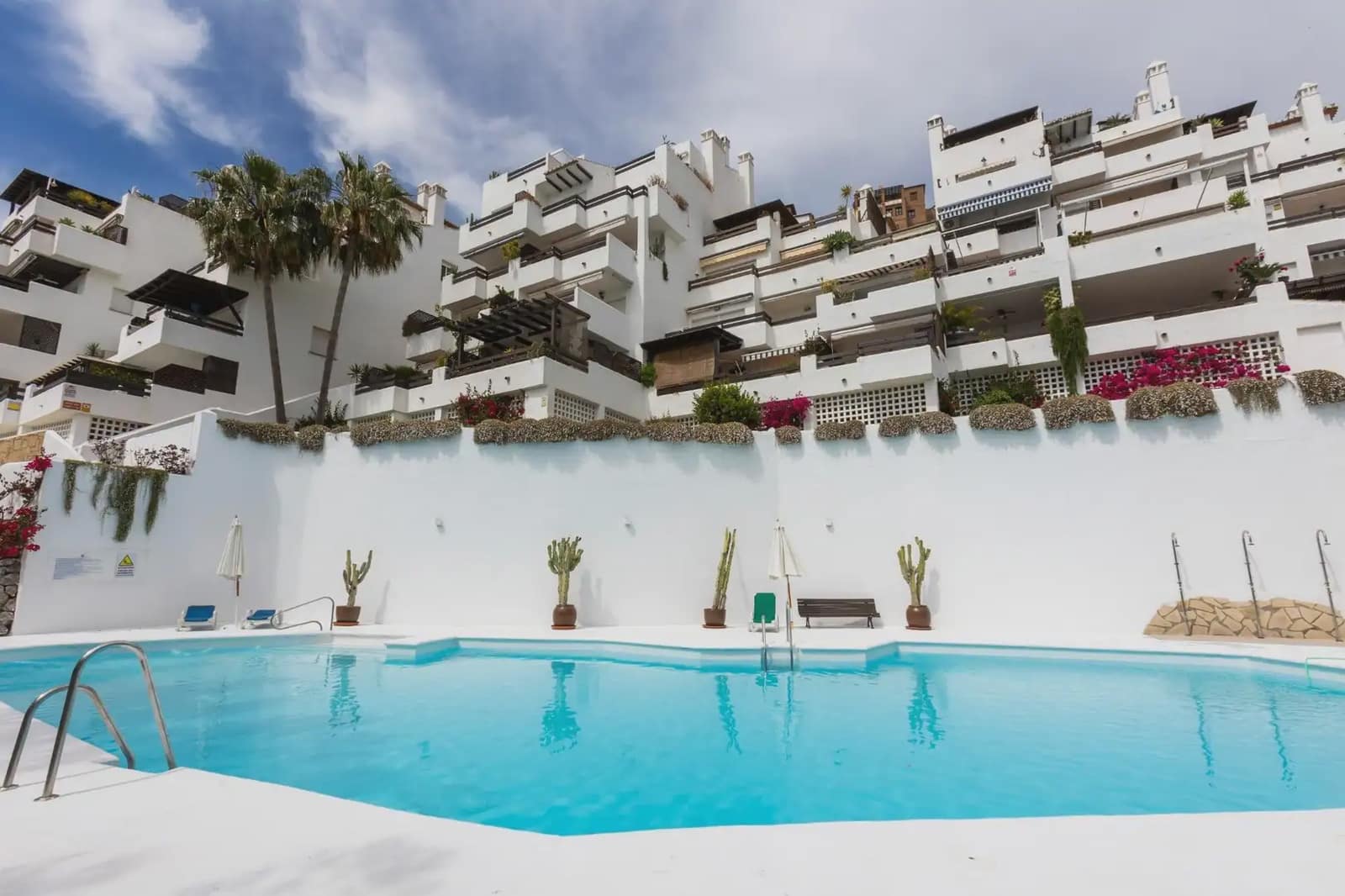 Flat for sale in Almunecar with pool garage - € 419,500 (Ref: 9837567)