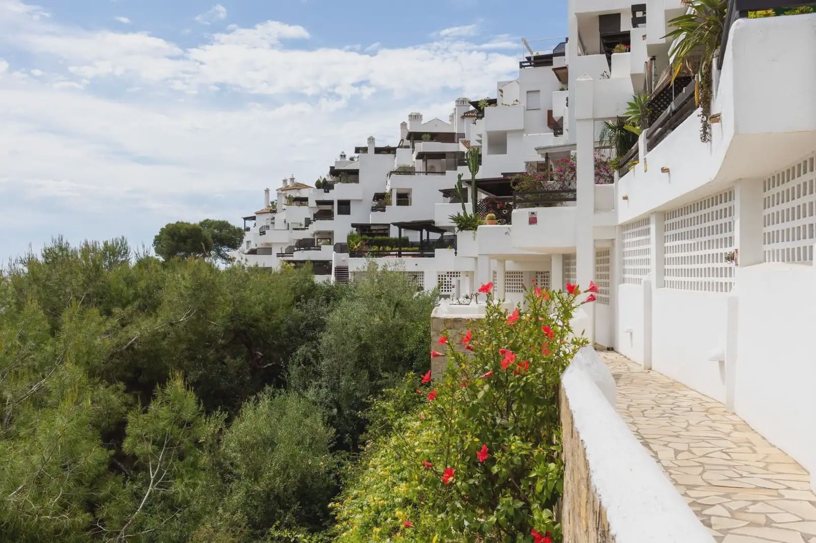 Flat for sale in Almunecar with pool garage - € 419,500 (Ref: 9837567)