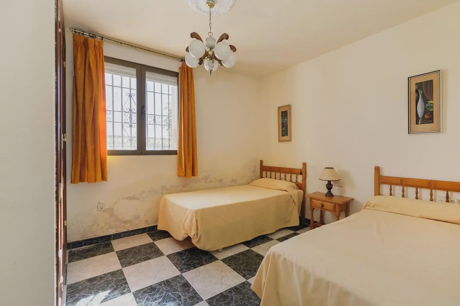 Villa for sale in Almunecar with pool garage - € 1,050,000 (Ref: 9837569)