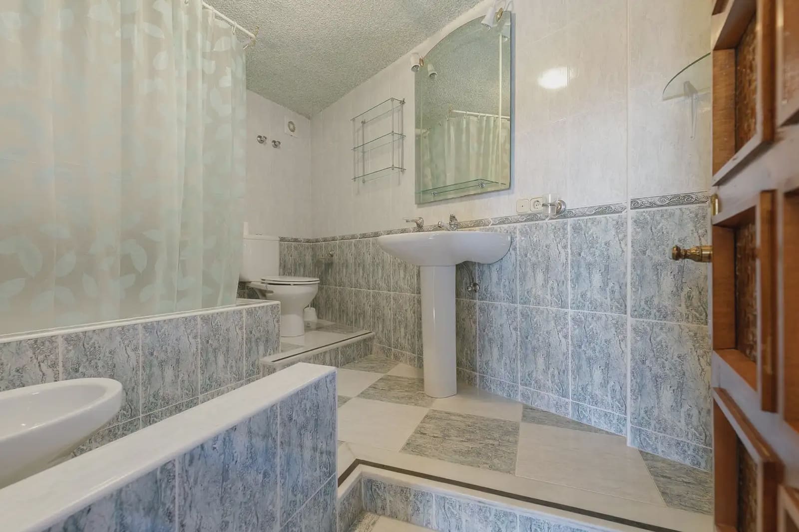 Villa for sale in Almunecar with pool garage - € 1,050,000 (Ref: 9837569)