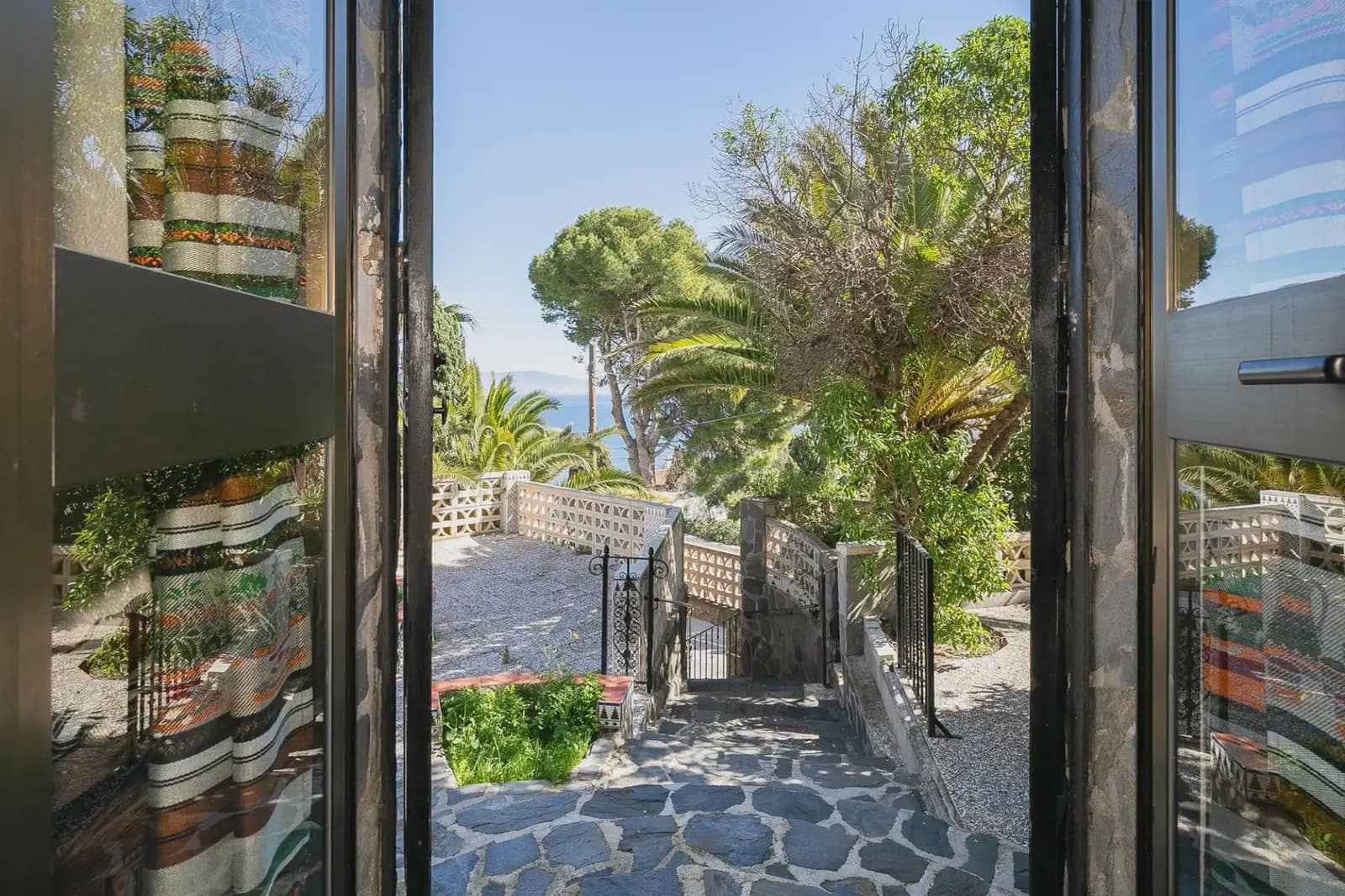 Villa for sale in Almunecar with pool garage - € 1,050,000 (Ref: 9837569)