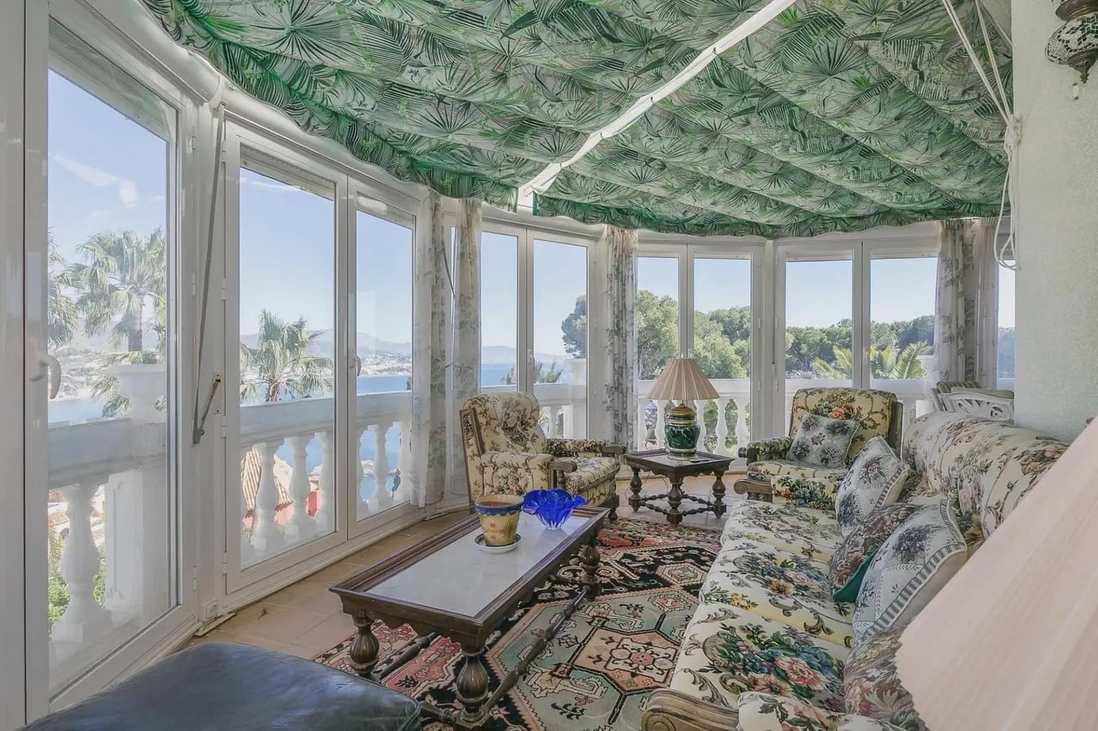 Villa for sale in Almunecar with pool garage - € 1,050,000 (Ref: 9837569)