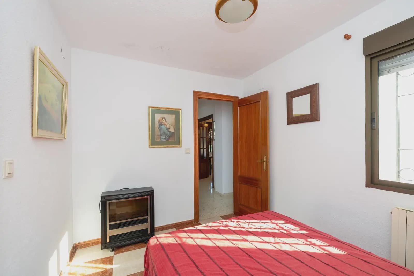 Villa for sale in Otura with pool garage - € 420,000 (Ref: 9837571)