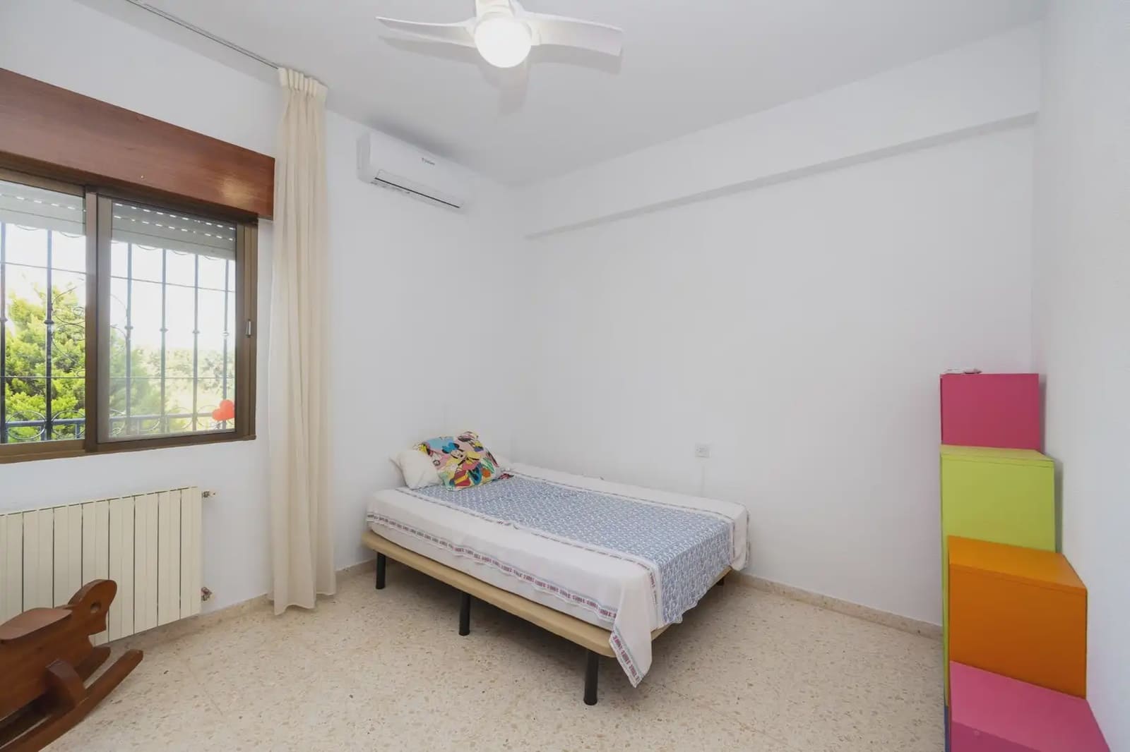 Villa for sale in Otura with pool garage - € 420,000 (Ref: 9837571)