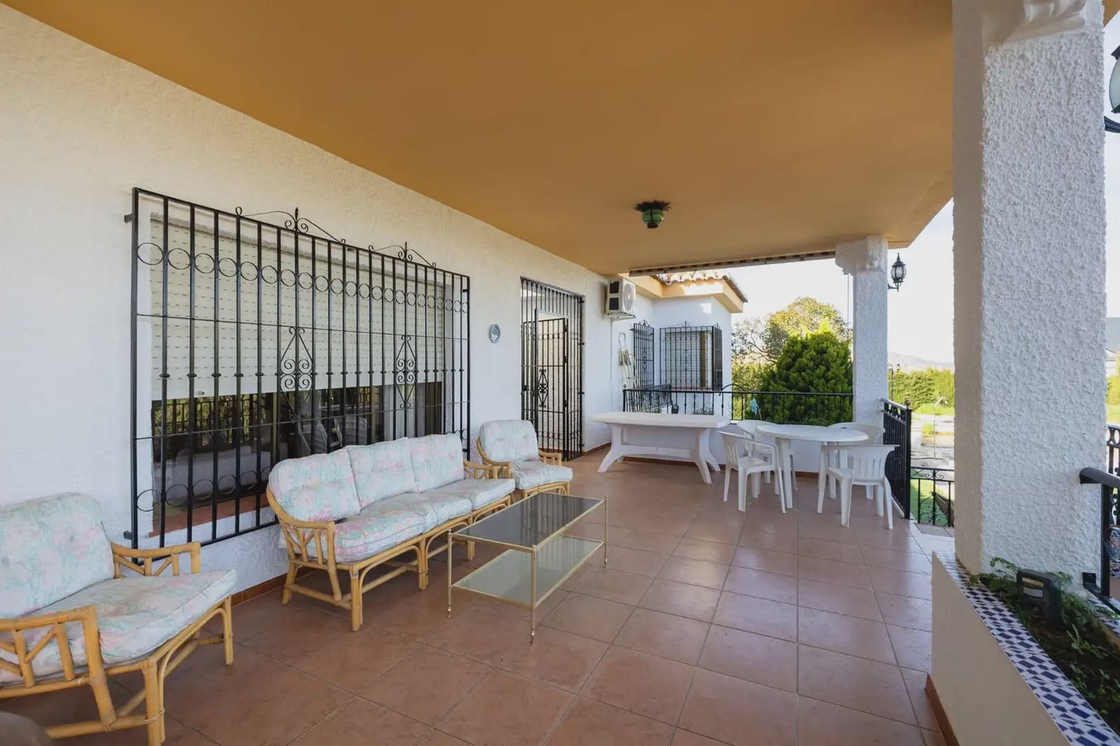 Villa for sale in Otura with pool garage - € 420,000 (Ref: 9837571)