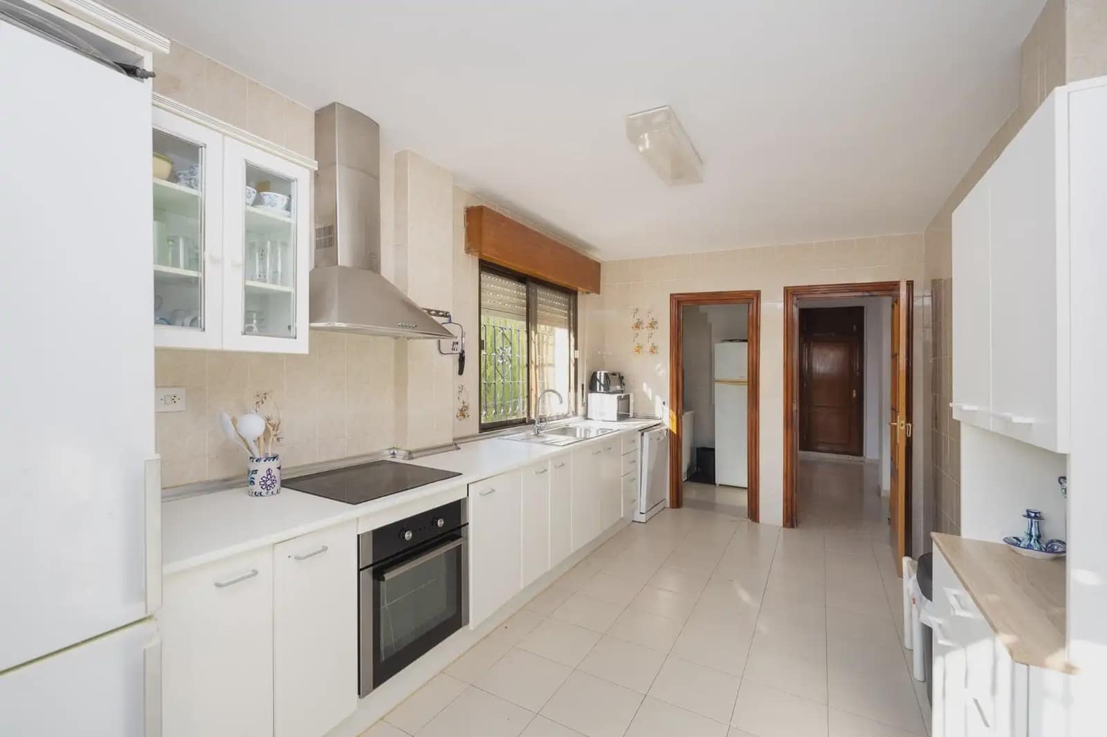 Villa for sale in Otura with pool garage - € 420,000 (Ref: 9837571)
