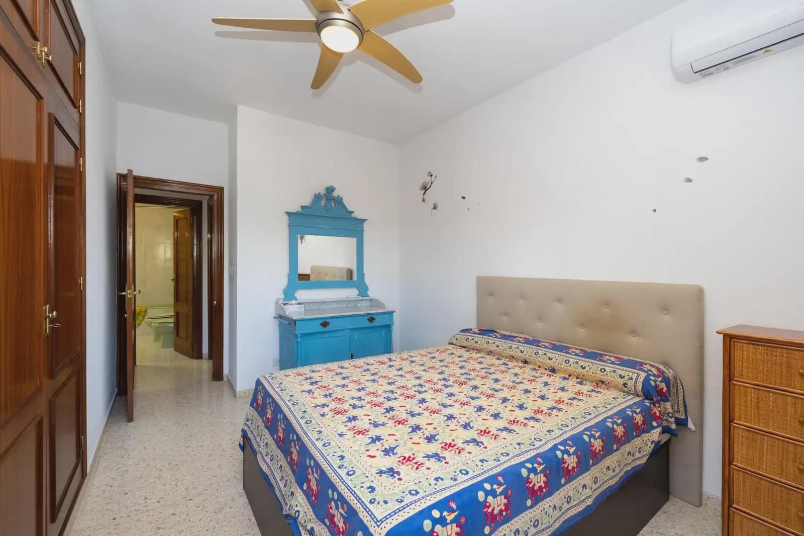 Villa for sale in Otura with pool garage - € 420,000 (Ref: 9837571)