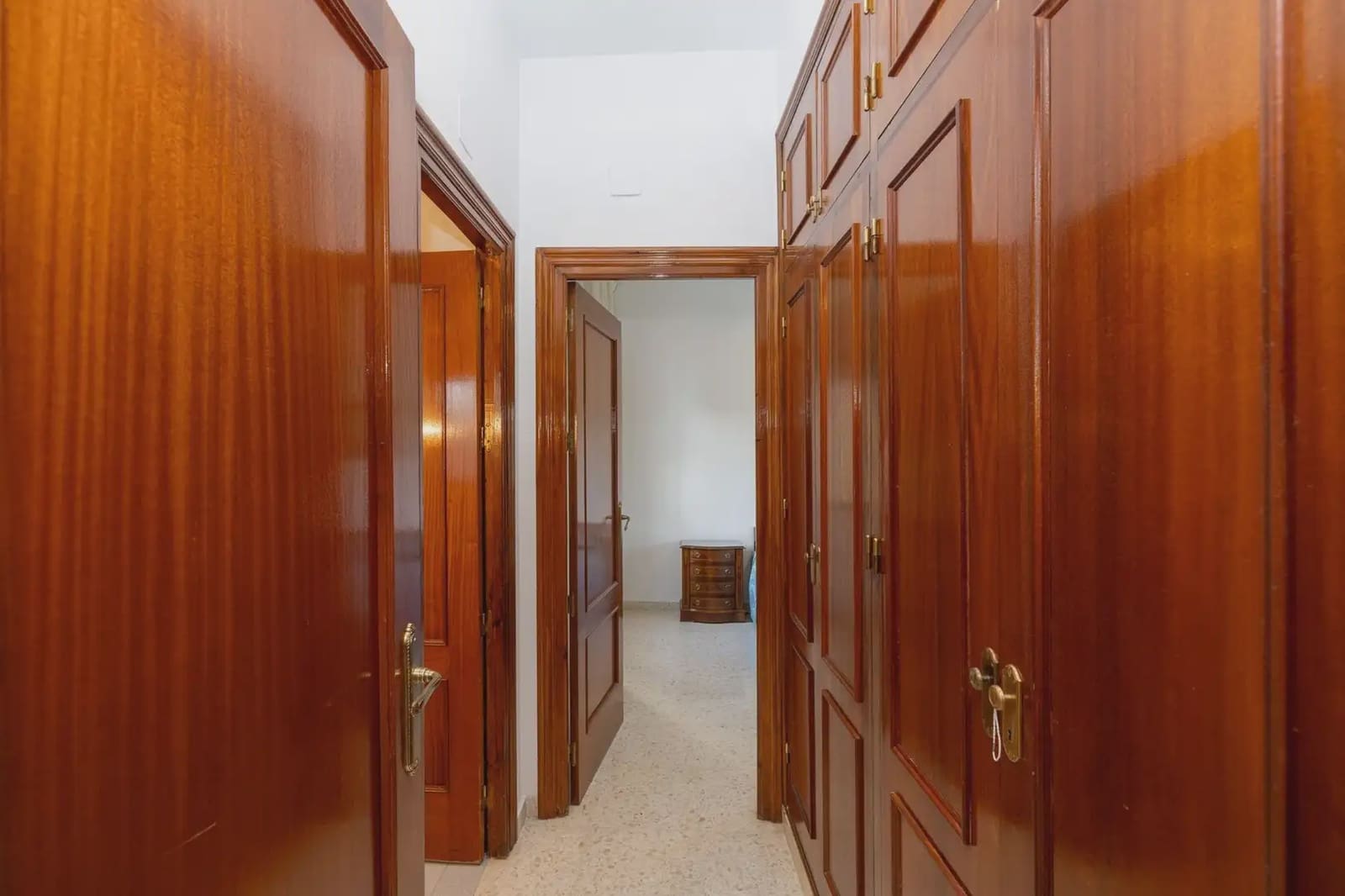 Villa for sale in Otura with pool garage - € 420,000 (Ref: 9837571)