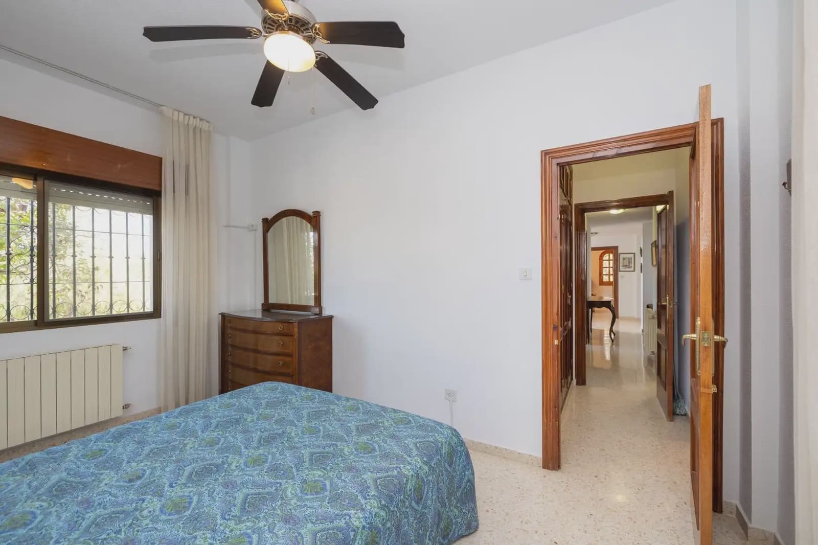 Villa for sale in Otura with pool garage - € 420,000 (Ref: 9837571)