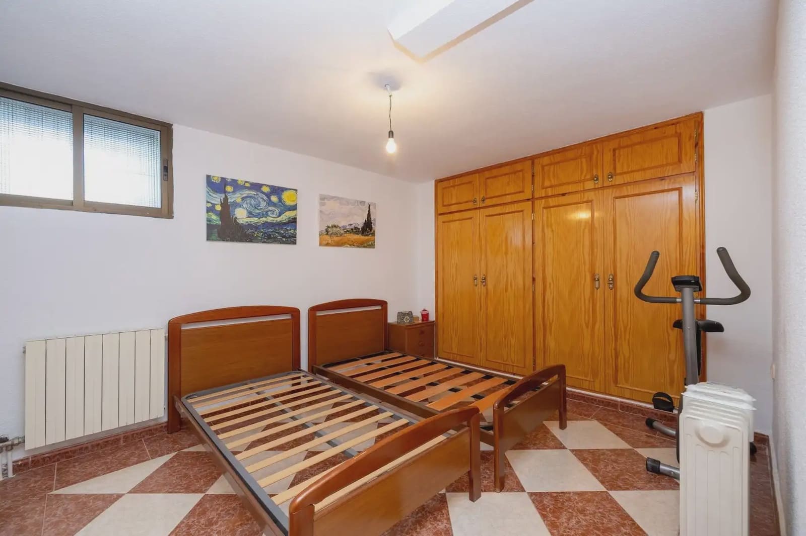 Villa for sale in Otura with pool garage - € 420,000 (Ref: 9837571)