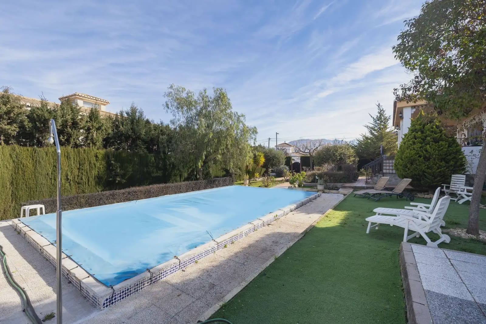 Villa for sale in Otura with pool garage - € 420,000 (Ref: 9837571)