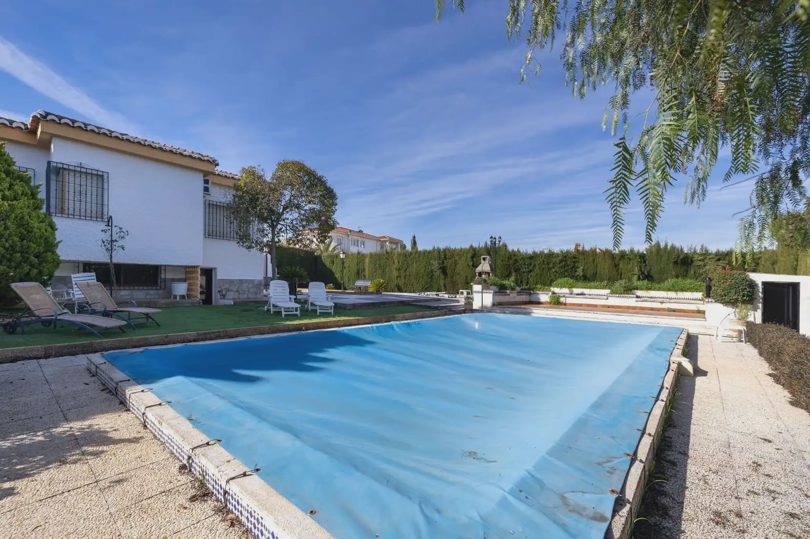 Villa for sale in Otura with pool garage - € 420,000 (Ref: 9837571)