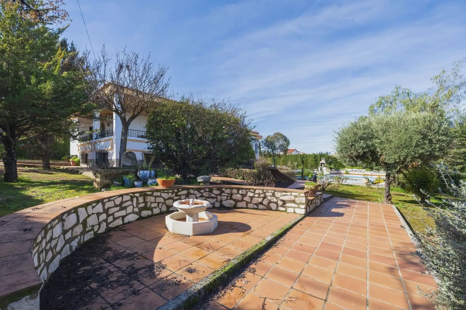 Villa for sale in Otura with pool garage - € 420,000 (Ref: 9837571)