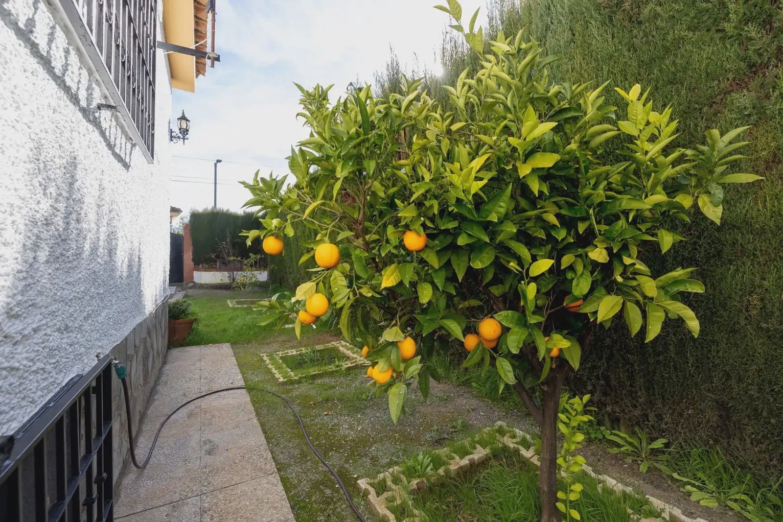 Villa for sale in Otura with pool garage - € 420,000 (Ref: 9837571)