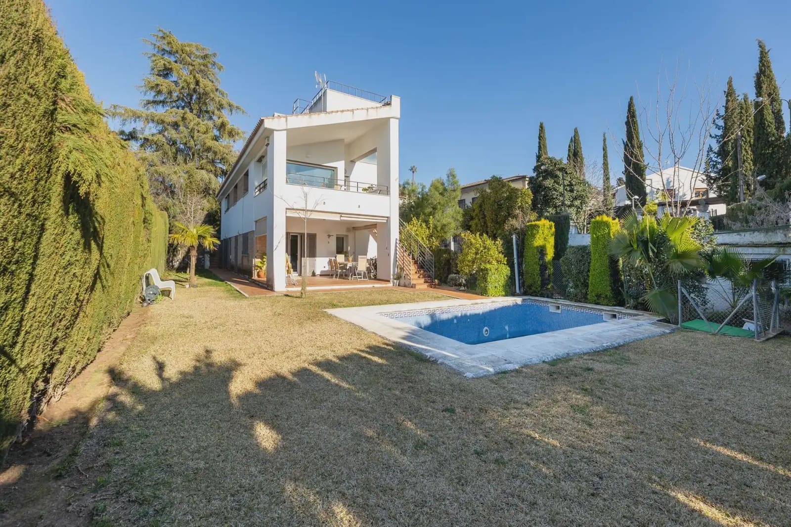 Villa zu verkaufen in Cajar mit Pool Garage - 580.000 € (Ref: 9837572)