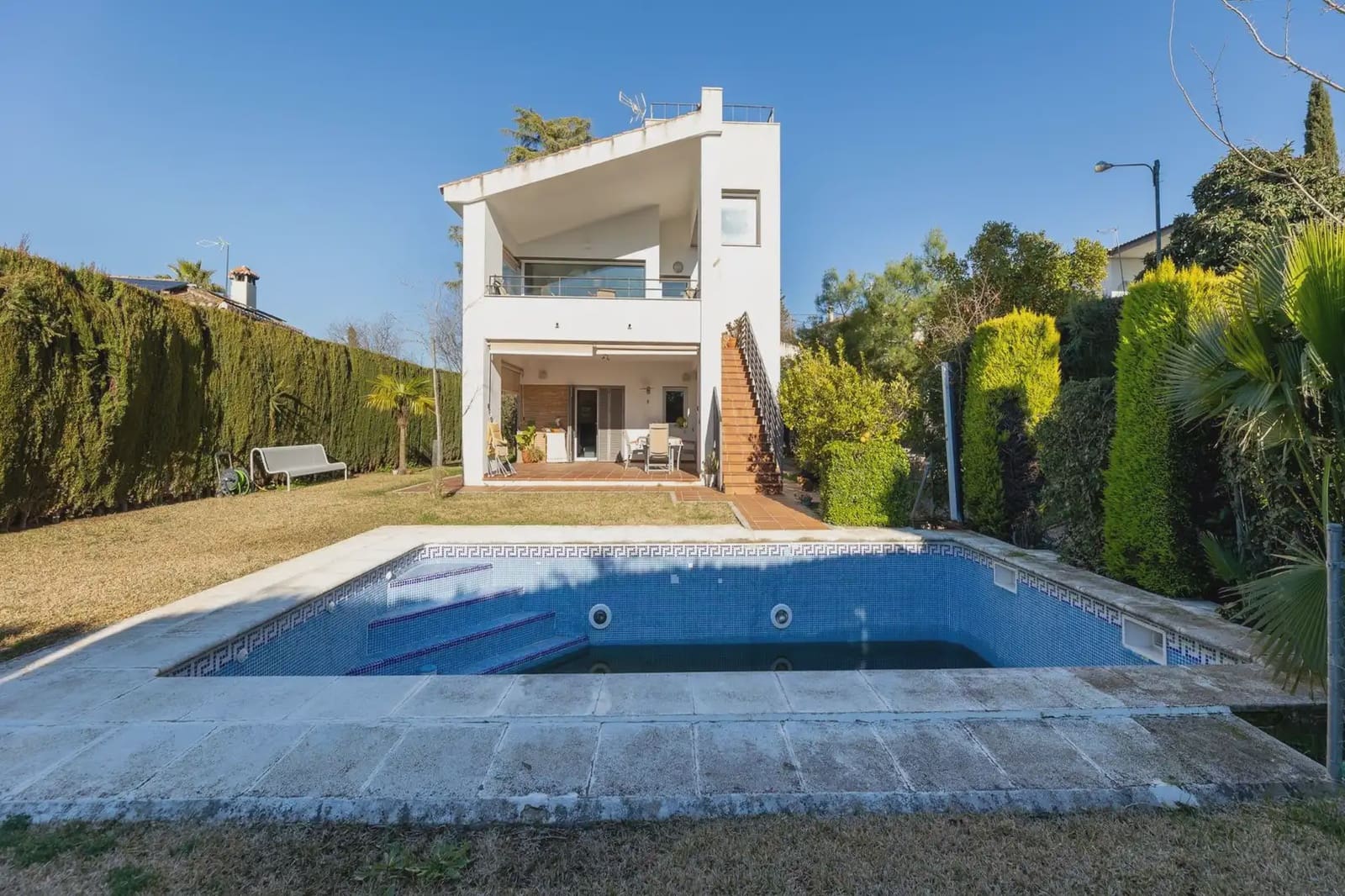 Villa zu verkaufen in Cajar mit Pool Garage - 580.000 € (Ref: 9837572)
