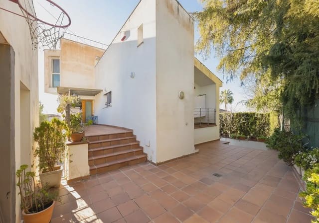 Villa til salg i Cájar med swimmingpool garage - € 580.000 (Ref: 9837572)