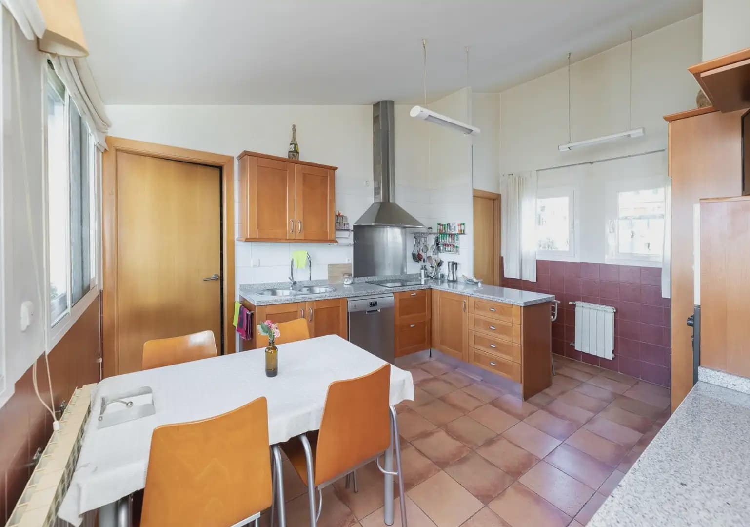 Villa zu verkaufen in Cajar mit Pool Garage - 580.000 € (Ref: 9837572)