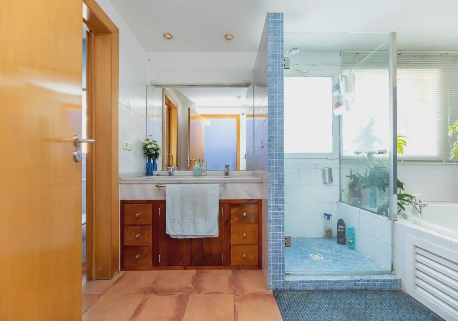 Villa zu verkaufen in Cajar mit Pool Garage - 580.000 € (Ref: 9837572)