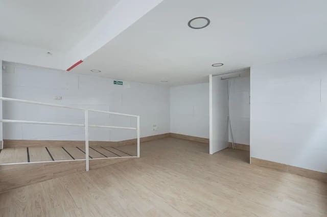Gewerbe zu verkaufen in Figares, Granada Stadt - 64.900 € (Ref: 9837577)