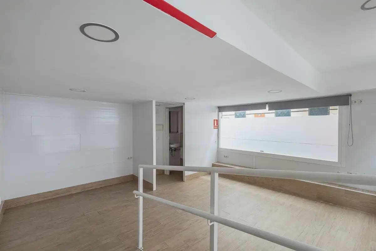 Kommersiell til salgs i Granada by - € 64 900 (Ref: 9837577)