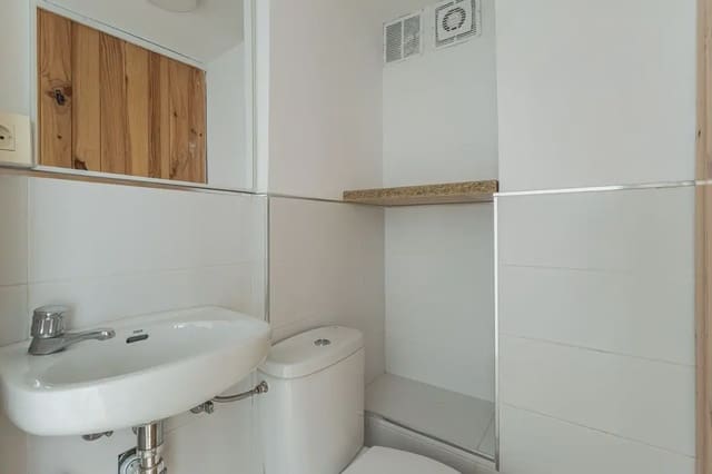 Gewerbe zu verkaufen in Figares, Granada Stadt - 64.900 € (Ref: 9837577)